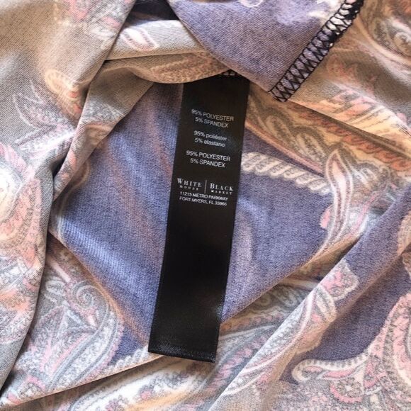 ⭐️ 3 for $30 White House Black Market Paisley Silver Center Clasp Tank Blouse. - Picture 6 of 8